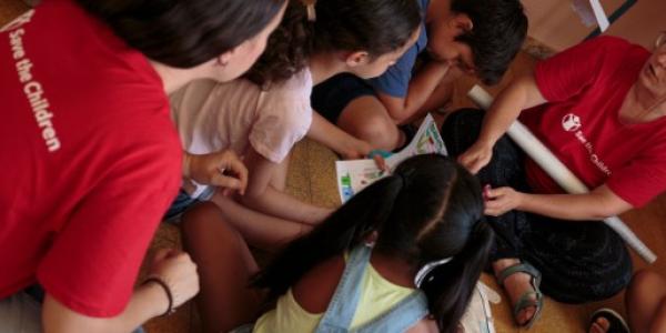 Save the Children, personal trabajando por una educación inclusiva