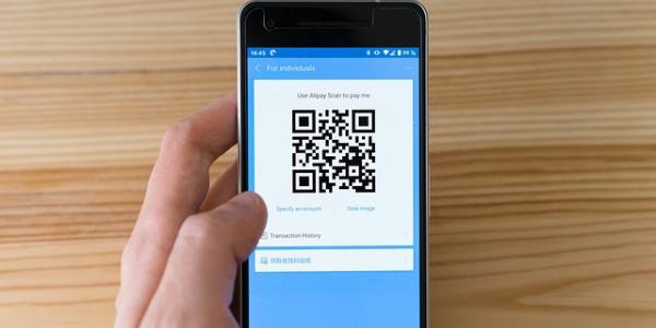 QR en un teléfono móvil para pagar