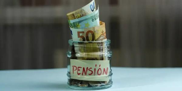 ¿Los extranjeros pueden recibir una pensión mínima al jubilarse en España?