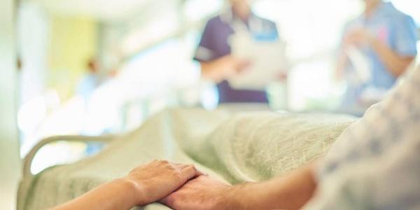 Cuidado de familiares hospitalizados