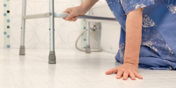 Persona mayor caída 