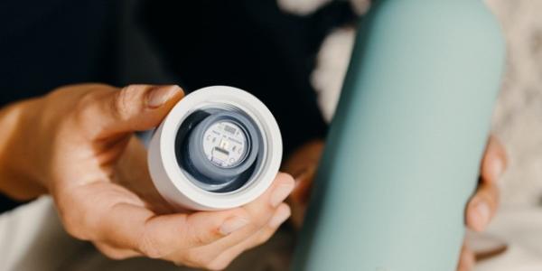 Purificar agua con tapón inteligente