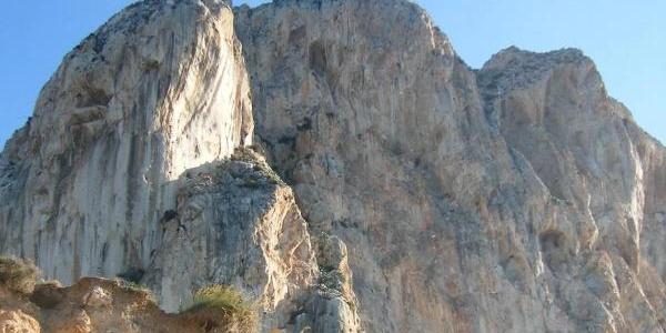 Limpiar el ecosistema marino del peñón de Calpe