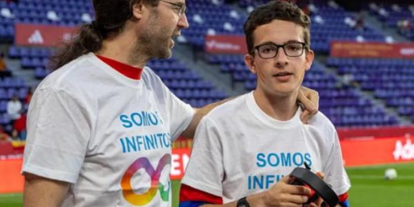 Dos de las personas voluntarias 