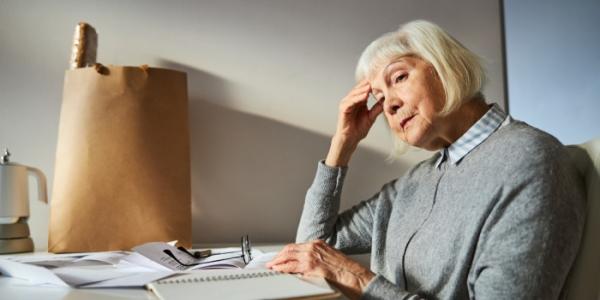 mujer con deterioro cognitivo