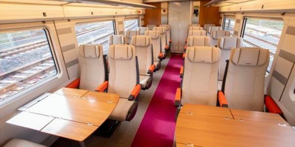 interior de un tren Avlo