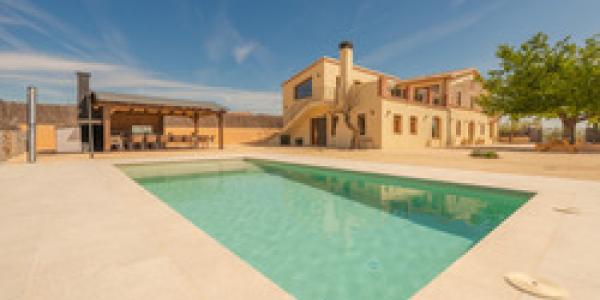 Naturaki nos invita a visitar sus alojamientos en Girona