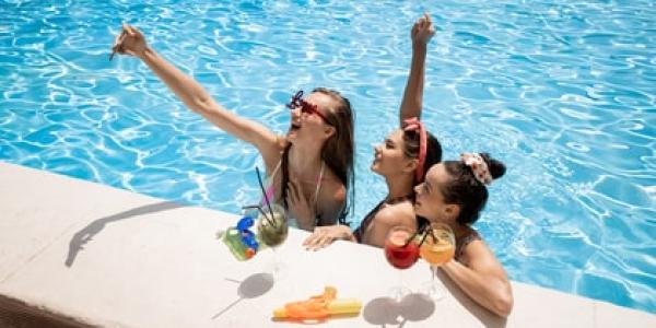 Los españoles gastan menos en las vacaciones