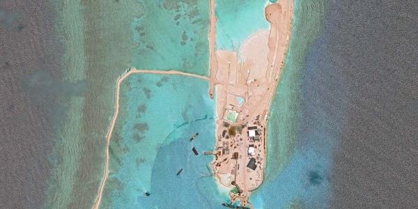 Una de las islas artificiales creadas por Vietnam