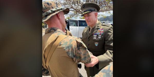 El comandante del Comando Sur de Estados Unidos, el general Francis L. Donovan, visitando Venezuela