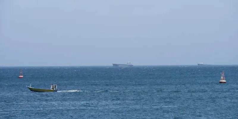 Barcos frente al estrecho de Ormuz