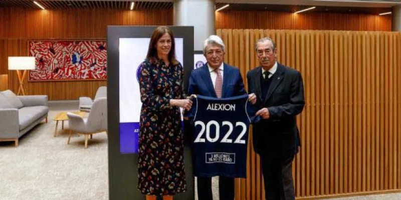 La Fundación Atlético de Madrid recibe a 45 niños en la primera escuela de fútbol adaptado