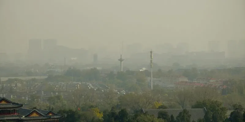 Ciudad bajo contaminación atmosférica | Foto: Mia P/freeimages