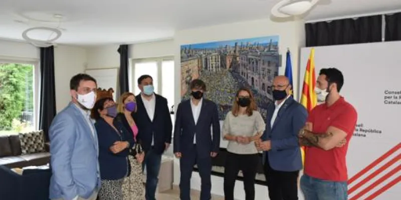 Junqueras y Puigdemont se reencuentran tras cuatro años sin verse
