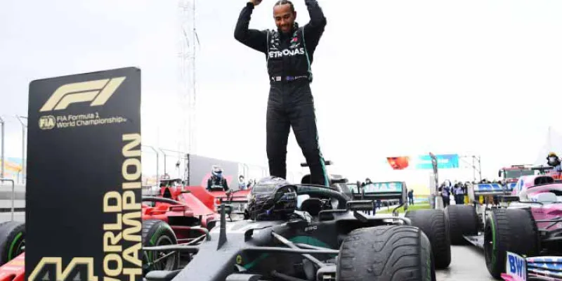 Lewis Hamilton consigue igualar a Michael Schumacher 