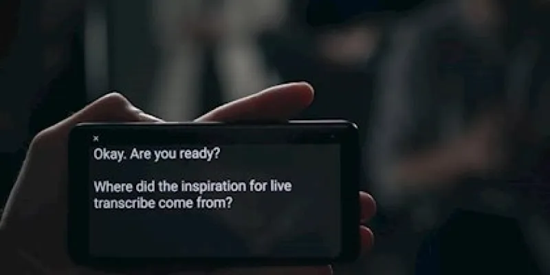 Una app que transcribe conversaciones ayuda a personas con problemas de audición.