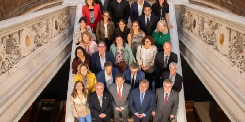 Foto de familia de la presentación de la 'Hoja de Ruta por la Convivencia Democrática y la Educación en Derechos Humanos'. 