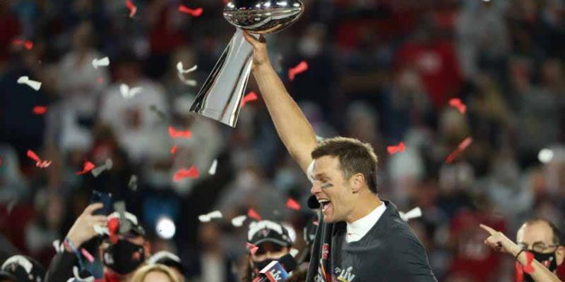 Tom Brady levanta otra Superbowl