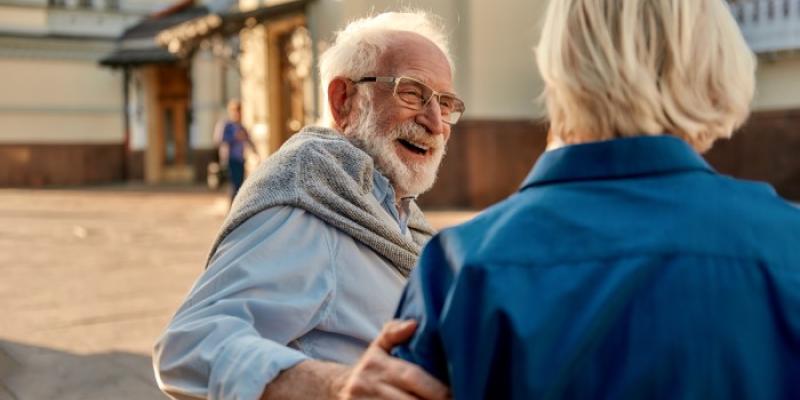 Hombre con alzhéimer