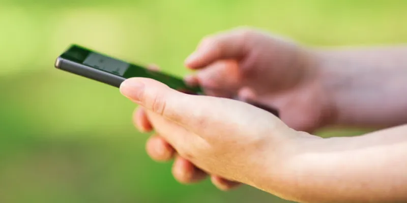 Alerta sobre la adicción de los adolescentes en las redes sociales