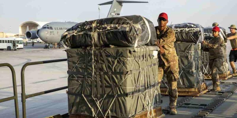 La Franja de Gaza recibe ayuda humanitaria desde el cielo