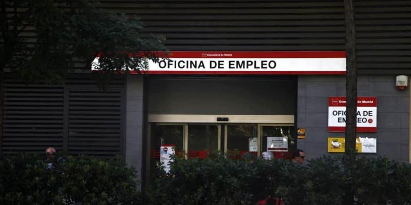 Trabajo plantea aumentar las ayudas a los desempleados