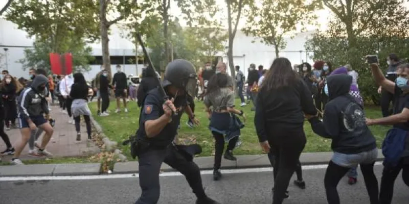 Cargas policiales frente a la Asamblea de Madrid 