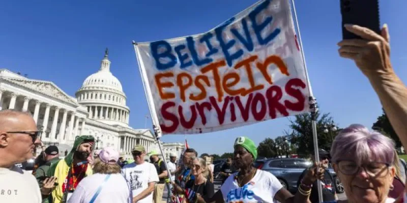 Manifestación en apoyo a las víctimas del caso Epstein