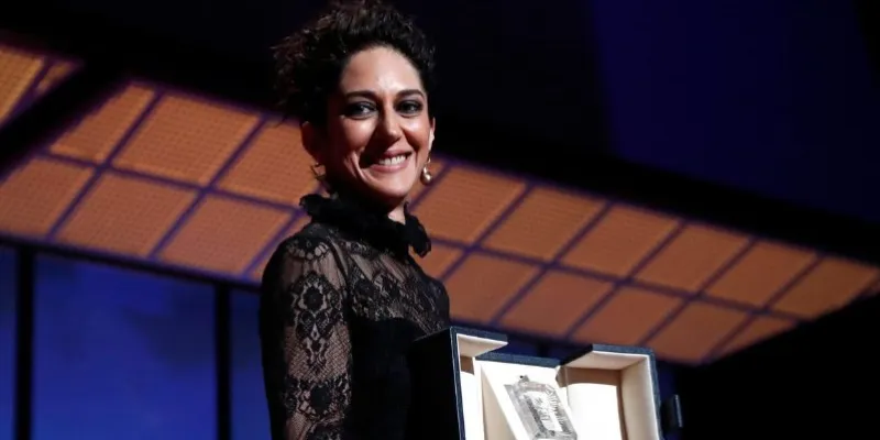Imagen de archivo de Zar Amir Ebrahimi tras ganar el premio a la mejor actriz por su papel en 'Holy Spider' en el  Festival de Cine de Cannes.