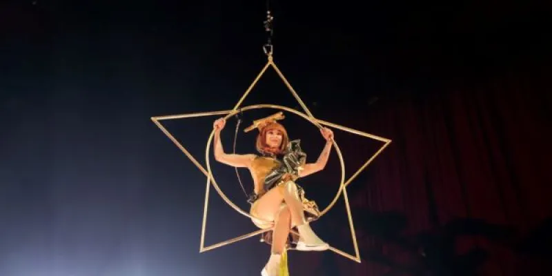Espectáculo de Navidad sobre el escenario del Circo Price 