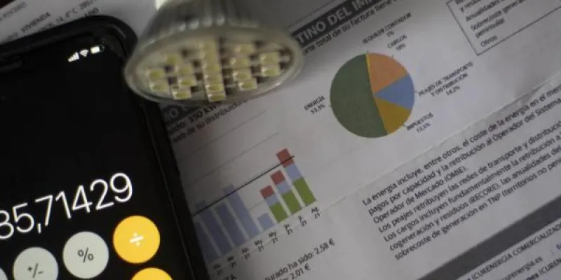 Una factura del consumo de luz. 
