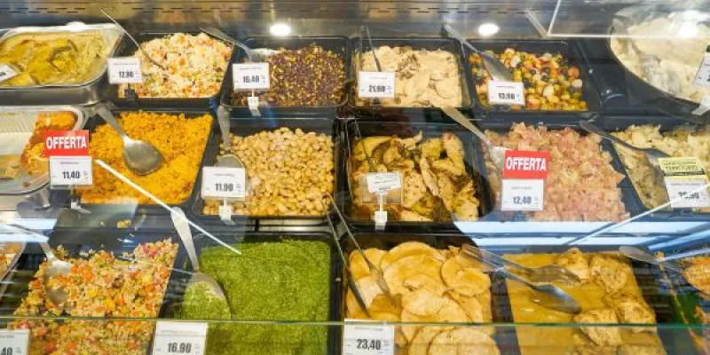 Comida preparada en un supermercado