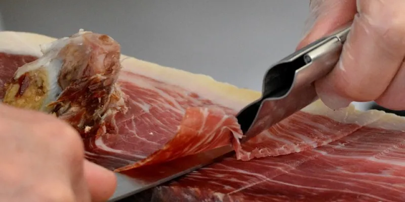 Cortar jamón ibérico/Pixabay
