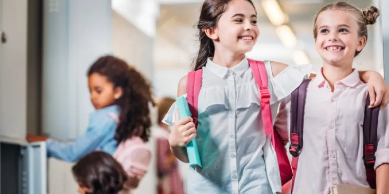 niños en el colegio