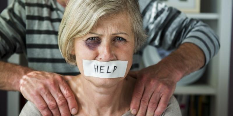 violencia contra mujeres mayores