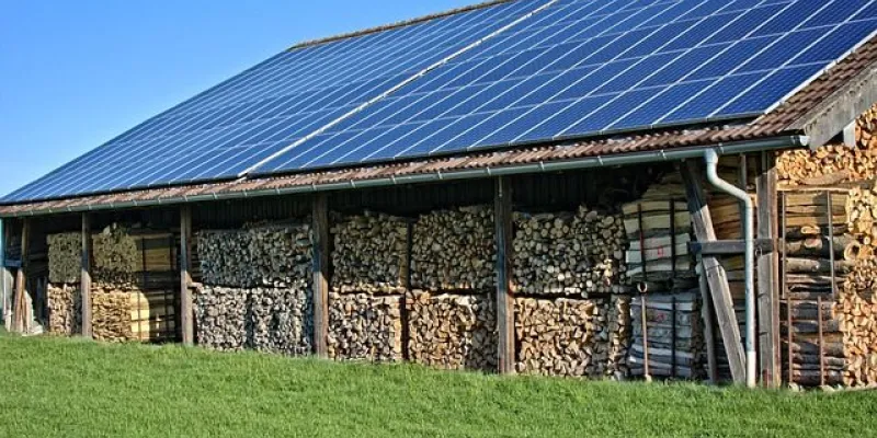 Placas solares en un tejado