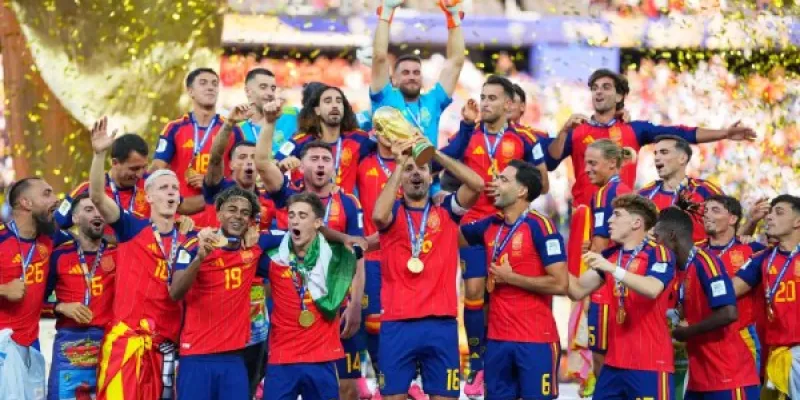 Los jugadores de la selección española celebran la Copa del Mundo.