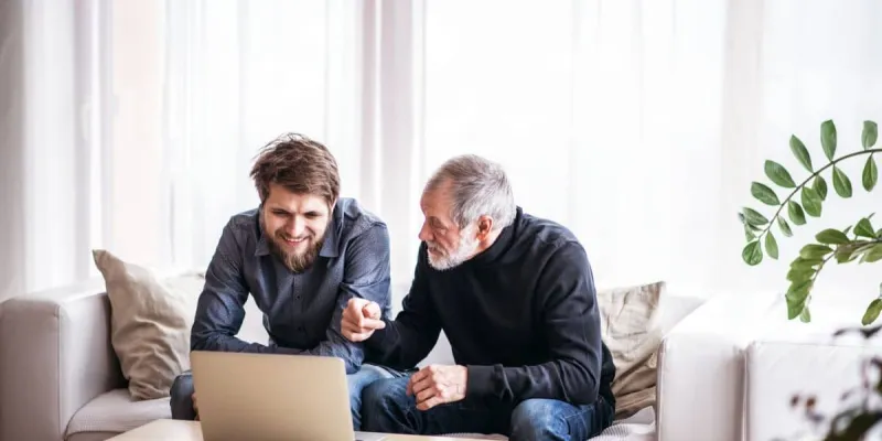 Los mayores de 55 ayudan a sus hijos económicamente