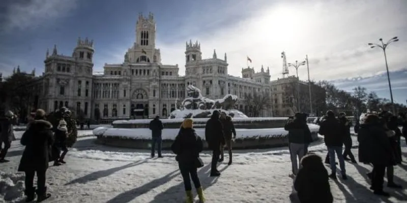 Las ciudades y sus monumentos están repletas de nieve 
