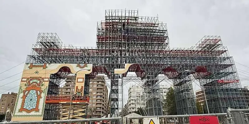 Obras de la portada de la Feria de Sevilla 2026
