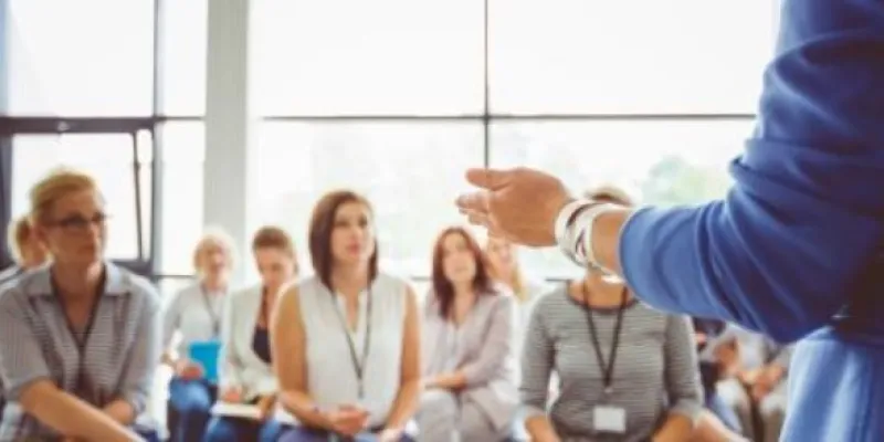 La formación continuada de los docentes es crucial para la sociedad