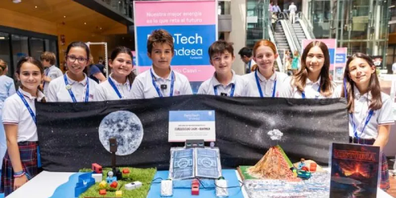 Alumnos del Colegio Casvi de Boadilla (Madrid), que lograron el primer premio de Educación Primaria recayó con un proyecto de soluciones frente a catástrofes naturales 