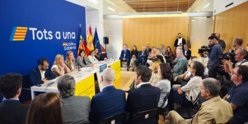 Presentación del plan de recuperación de La Albufera, con Aagesen en la mesa