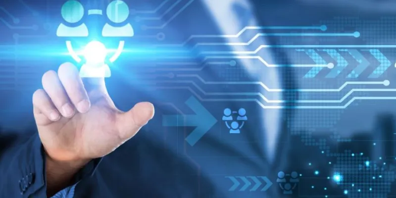 Infografía sobre habilidades digitales de la mano de una persona tocando un holograma