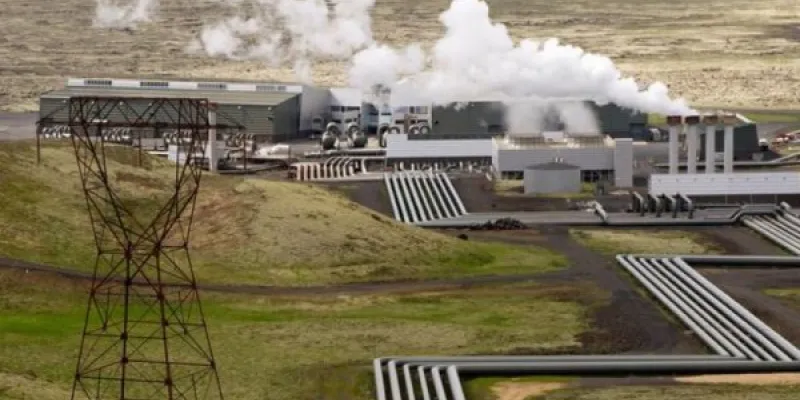 Planta de energía geotérmica de Hellisheiði, ubicada en la zona de Hengill, una cresta volcánica activa en el suroeste de Islandia.