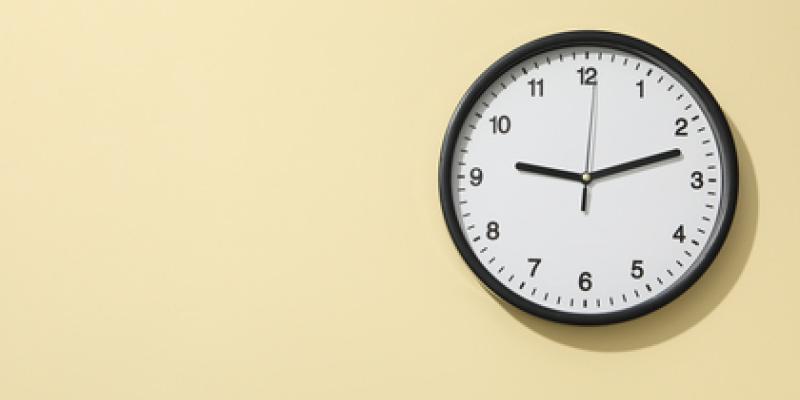 Imagen de un reloj/envatoelements Cambio de hora de invierno