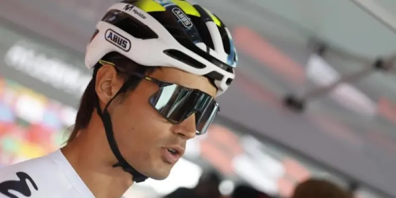 Javi Romo abandona con dolor la Vuelta Ciclista