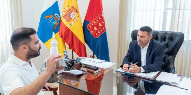 El consejero Jesús Machín con el presidente de Lanzarote