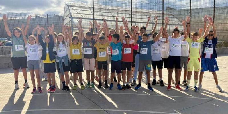 El alumnado del centro participa en la carrera solidaria de Acción contra el Hambre