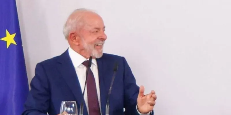 El presidente del Gobierno, Pedro Sánchez, y el presidente brasileño, Luiz Inácio Lula da Silva, durante una cumbre en Barcelona.